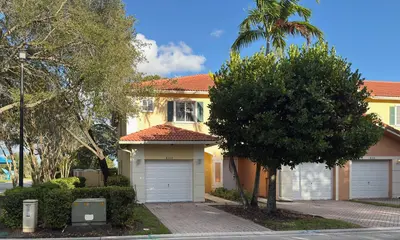 8320 Santa Monica Avenue 8320, Tamarac – Townhouse for sale