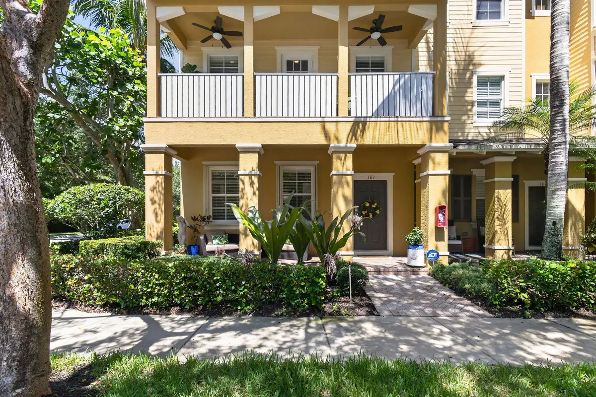 5-web-or-mls-5D1A5905 at 128 W Royal Palm Circle 101, Jupiter