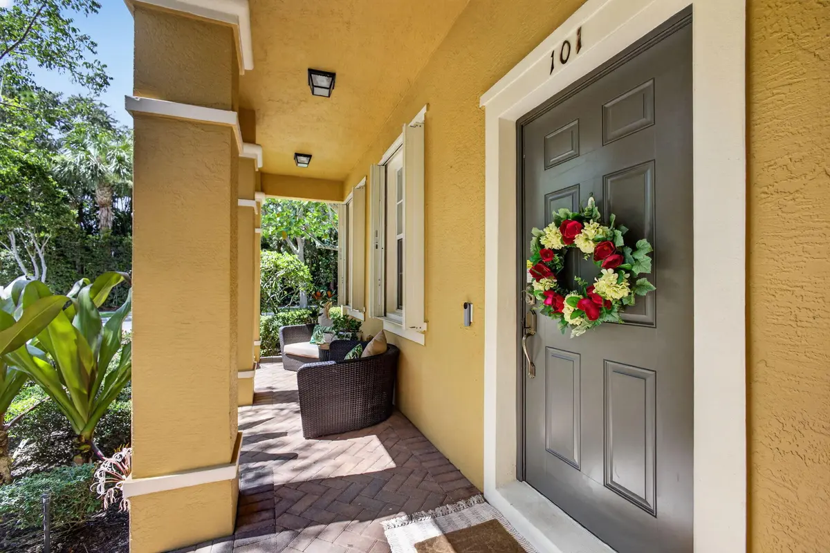 11-web-or-mls-5D1A5935 at 128 W Royal Palm Circle 101, Jupiter
