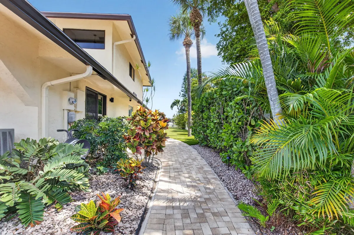 Walkway - 2833 SW 6 St., Delray Bch at 2833 SW 6th Street, Delray Beach
