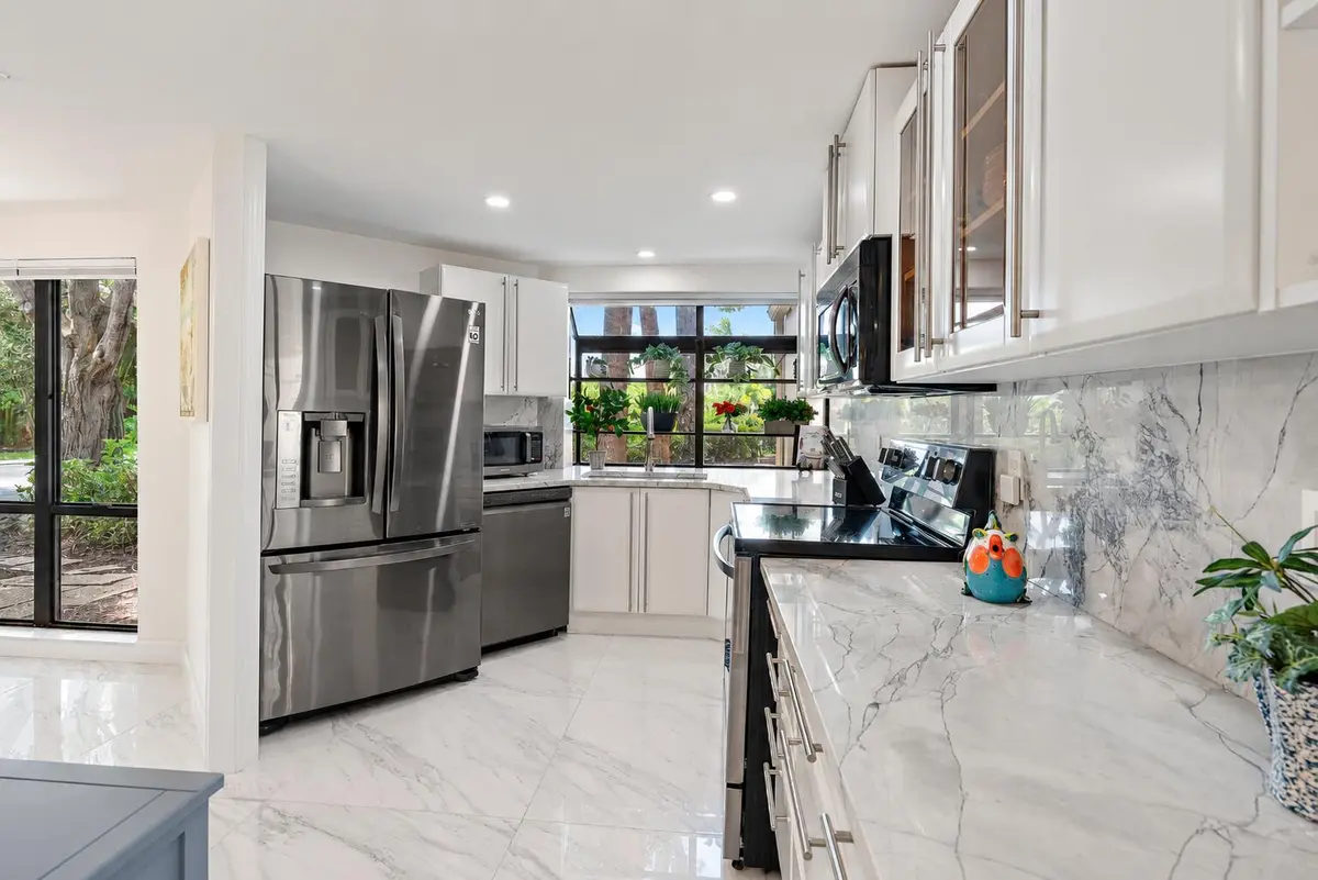 kitchen 1 at 111 Waterview Drive 1110, Palm Beach Gardens