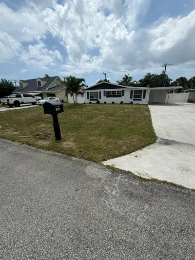364 Garden Boulevard, Palm Beach Gardens – Single Family Residence for sale