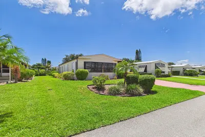 7831 SE Shenandoah Drive, Hobe Sound – Mobile Home for sale