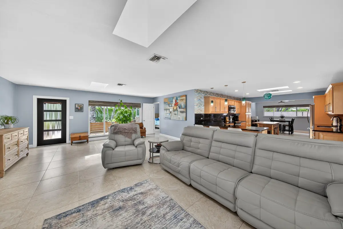LivingRoom1 at 1571 SE 24TH Avenue, Pompano Beach