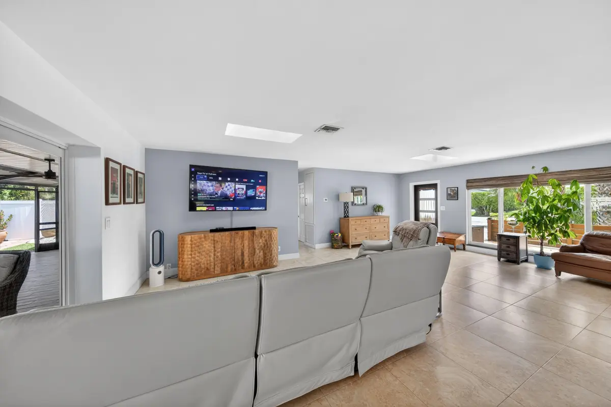LivingRoom2 at 1571 SE 24TH Avenue, Pompano Beach