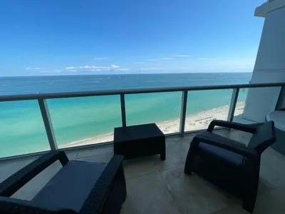 17001 COLLINS Avenue 1806, Sunny Isles Beach – sold