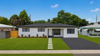 614 N 32ND Court, Hollywood – Single Family Residence for sale
