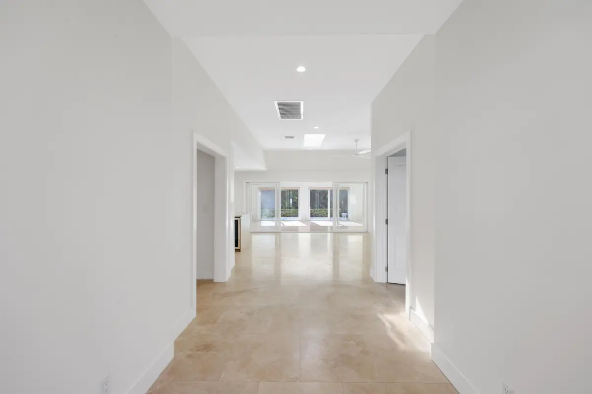 Entryway/Foyer at 1386 S Atlantic Drive, Lantana