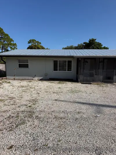 2727 SE Normand Street, Stuart – Villa for rent