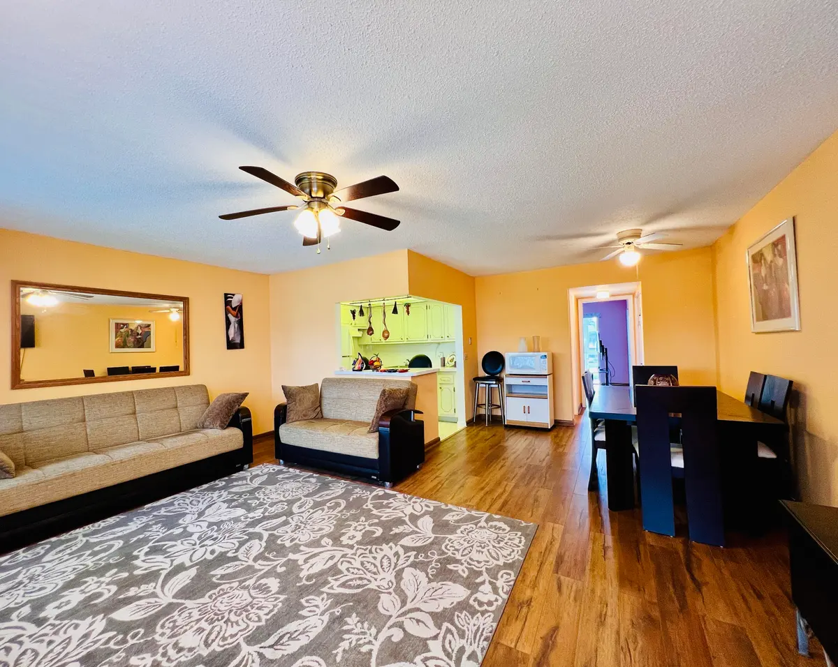 Spacious Living and DIning Area at 131 Camden F, West Palm Beach