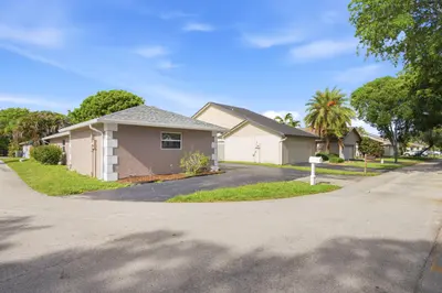 8300 SW 41ST Street, Davie – sold