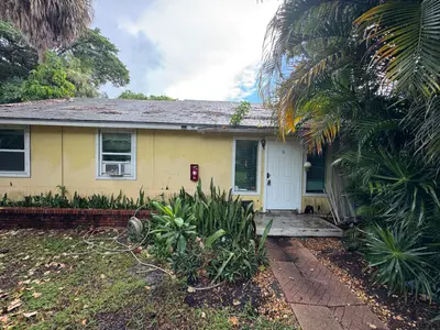 8975 Burma Road, West Palm Beach – Apartment for rent