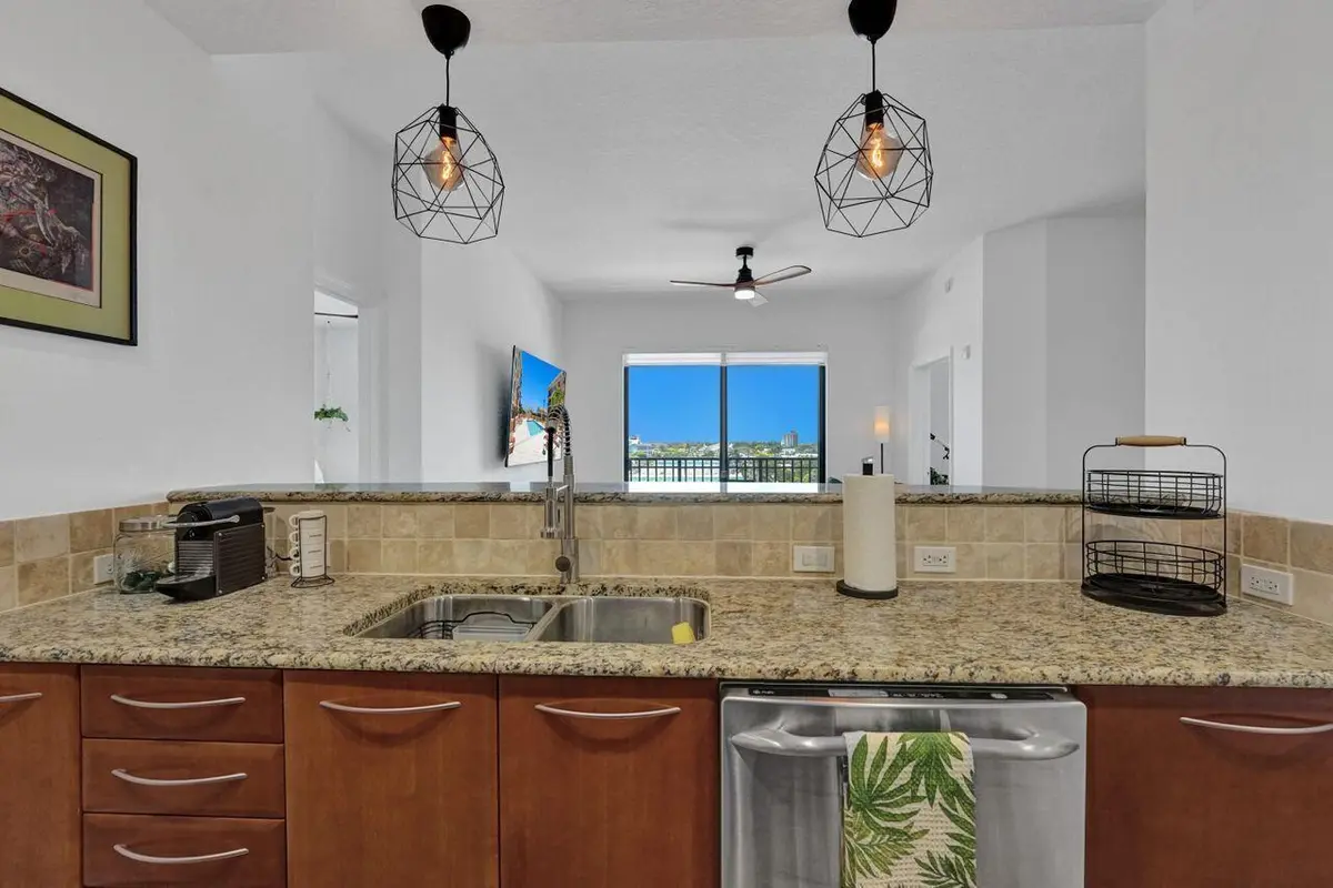 RJP02191 at 511 LUCERNE Avenue 613, Lake Worth Beach