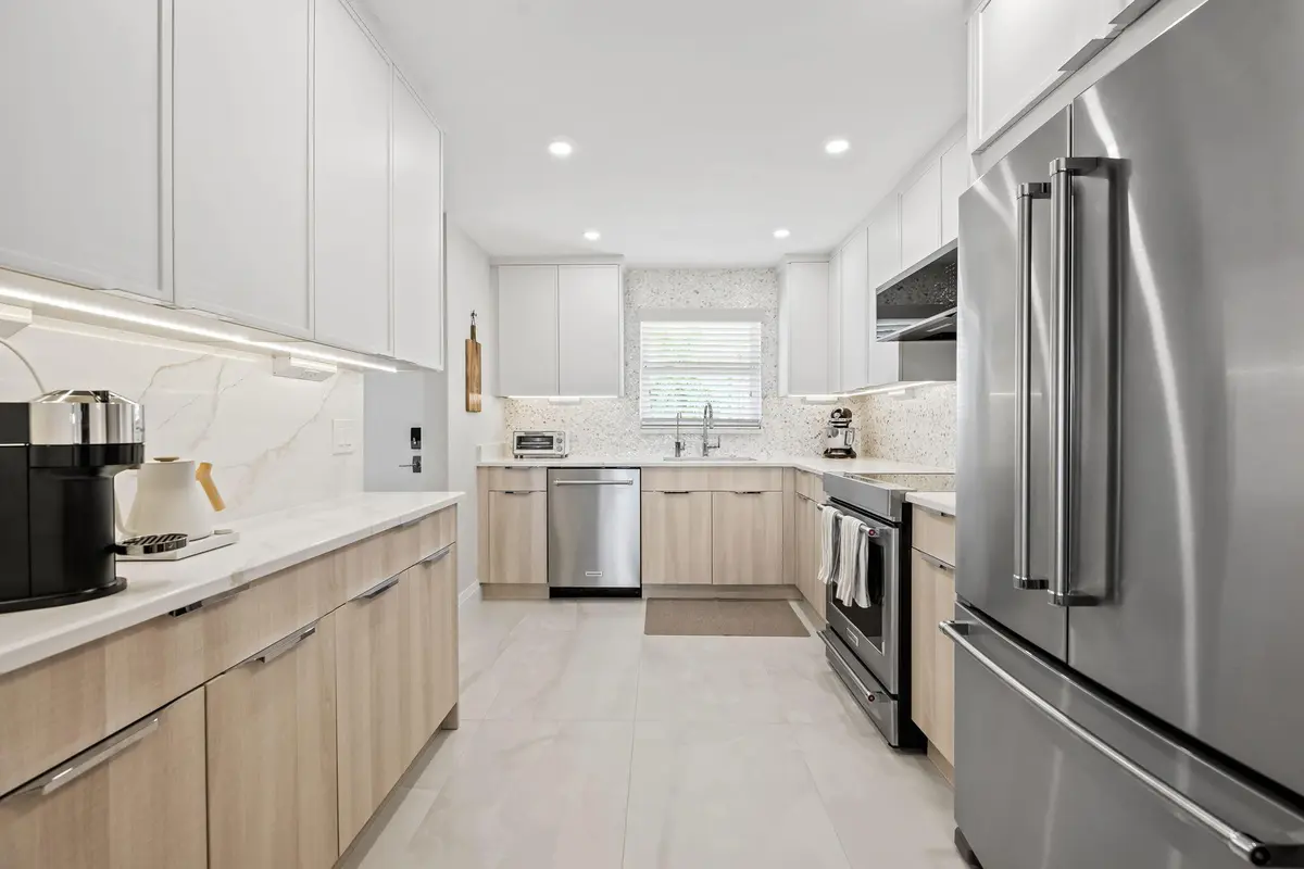 Kitchen at 511 BAYSHORE Drive 603, Fort Lauderdale