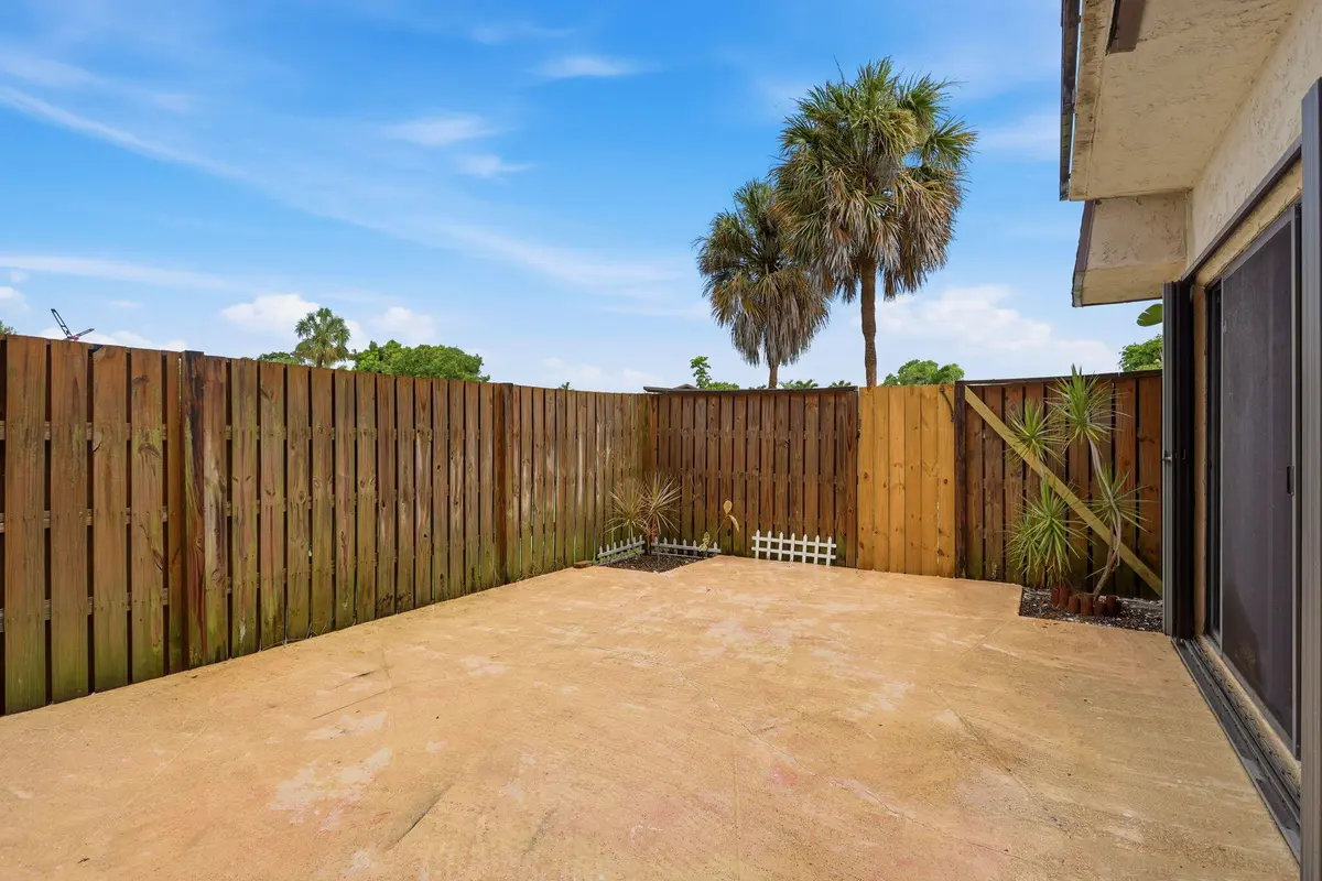 4-web-or-mls-026_0E2A6103 at 2625 SE 5TH Circle, Boynton Beach