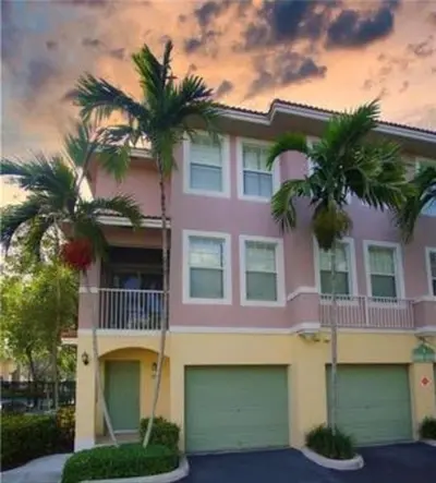 6540 W SAMPLE Road 6540, Coral Springs – Townhouse for rent