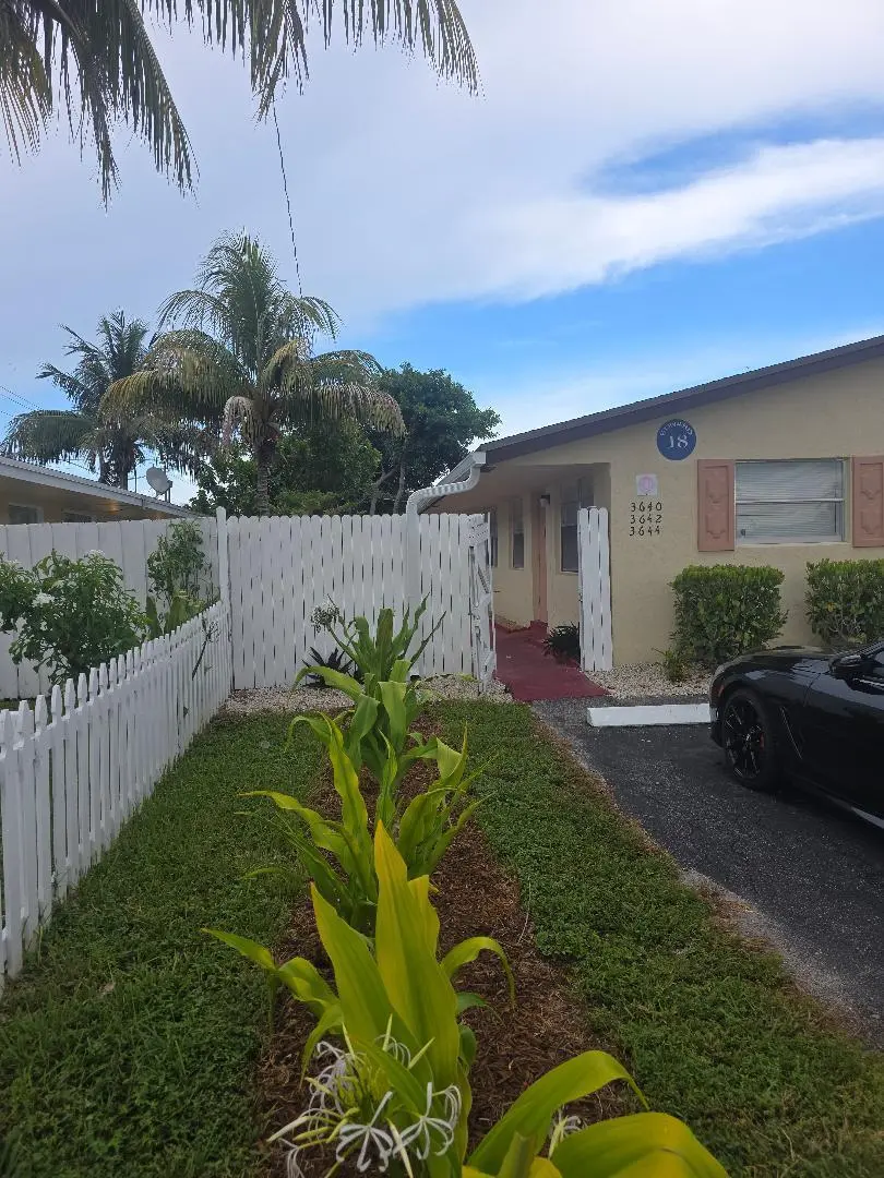 3640 NE 1st Avenue 2, Oakland Park, FL – photo 2