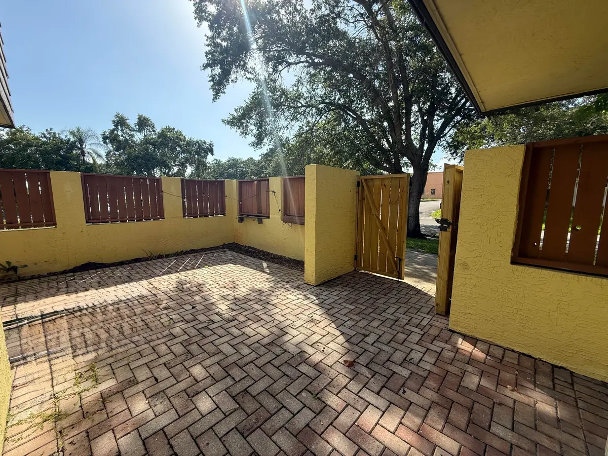 Large Patio at 3100 SE Brook Street, Stuart