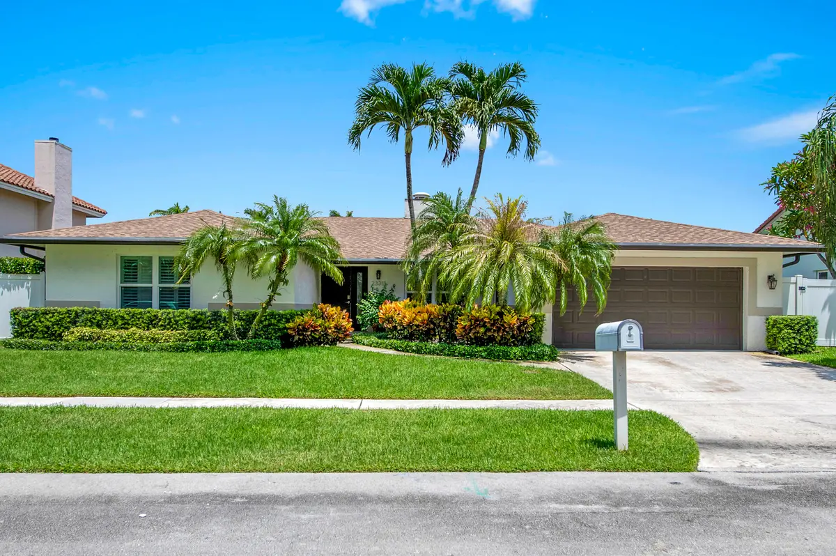 23313-53 at 23313 Lago Mar Circle, Boca Raton