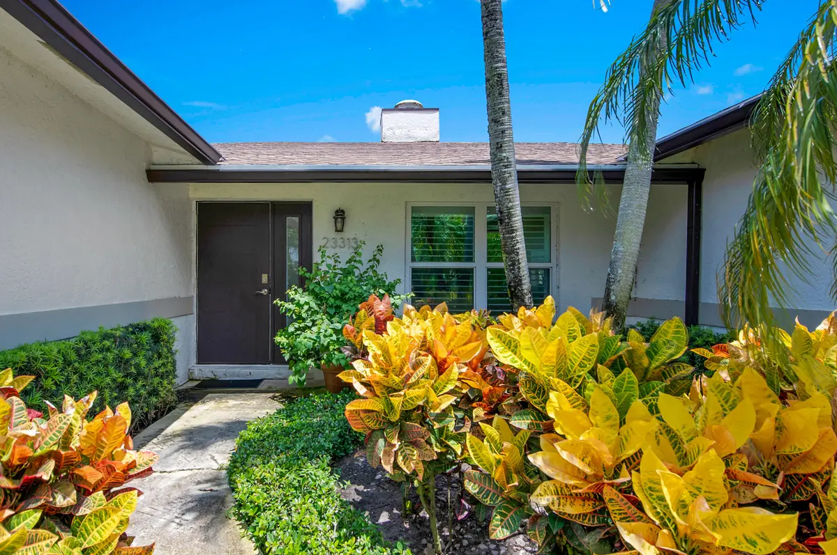 23313-52 at 23313 Lago Mar Circle, Boca Raton