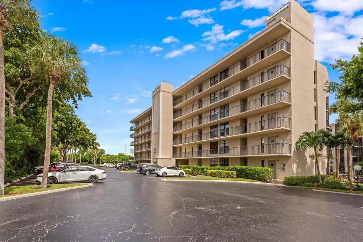 21 Royal Palm Building at 21 ROYAL PALM Way 1050, Boca Raton