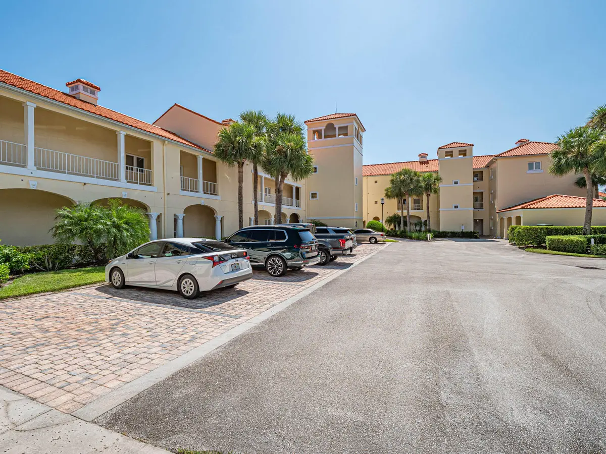 5060 HARMONY Circle 105, Vero Beach, FL – photo 3
