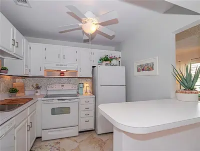 75 Royal Oak Court 204, Vero Beach – Condominium for sale