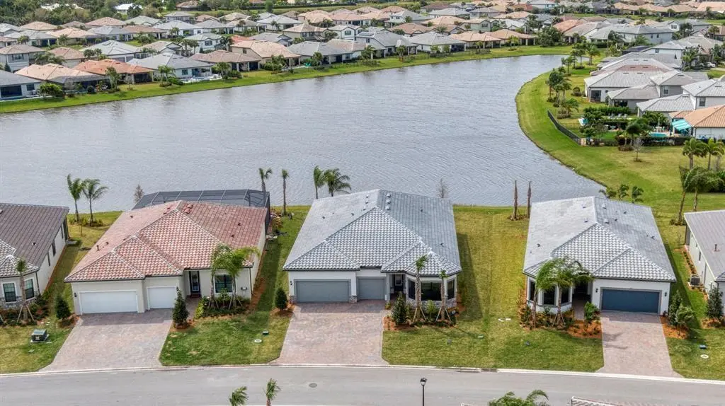 cour3 at 818 SE COURANCES Drive, Port St. Lucie