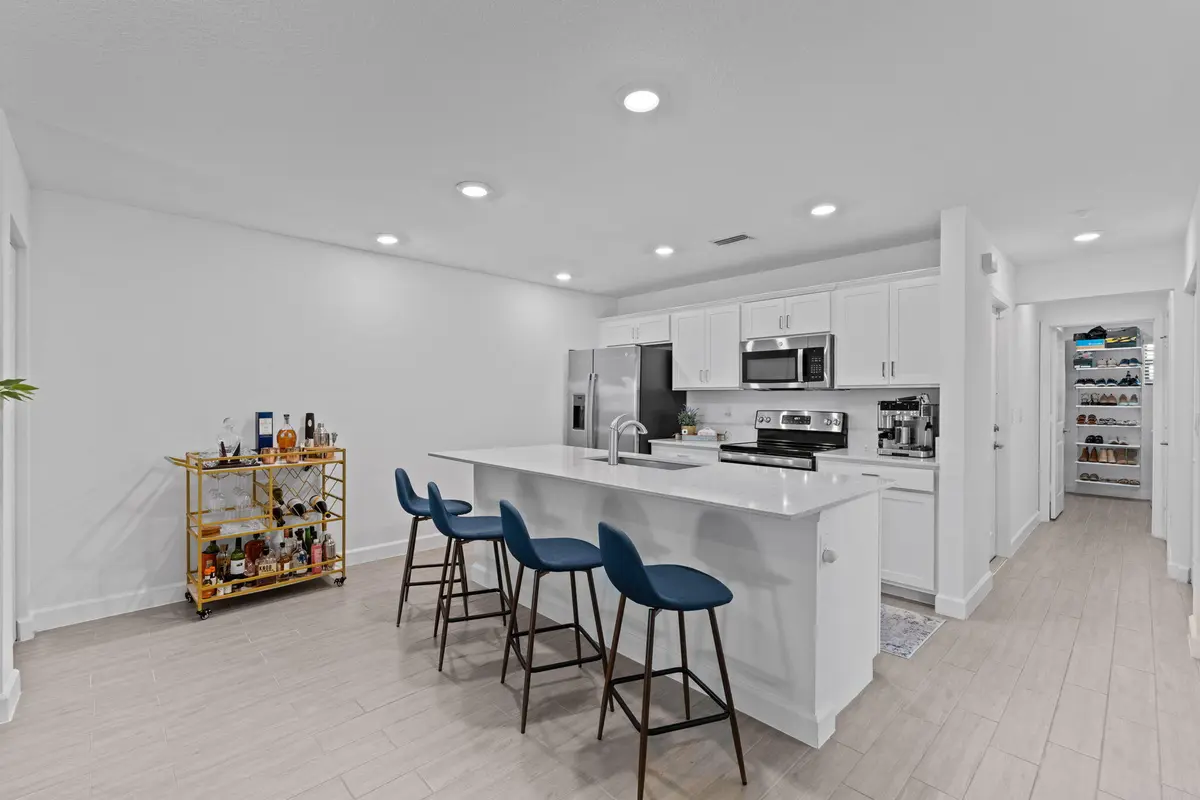 7-web-or-mls-A7409990 at 6001 Woods Edge Circle, Riviera Beach