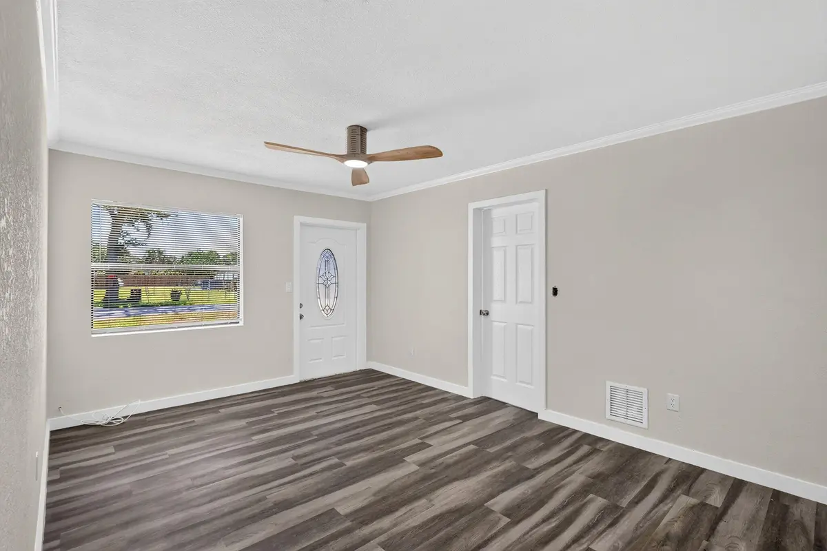7-web-or-mls-7R7A4916 at 2205 N 44TH Street, Fort Pierce