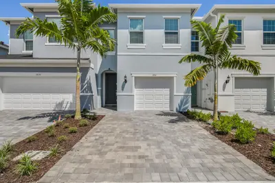 1841 SE Roxy Way, Stuart – Townhouse for rent