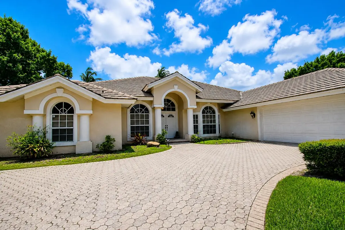 Front Close up at 1542 SW JASMINE Trace, Palm City