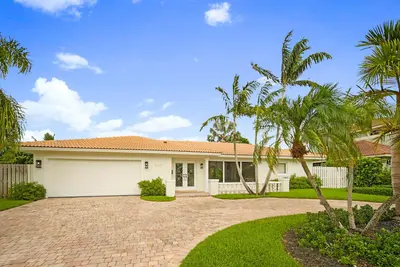 5110 NE 30th Avenue, Lighthouse Point – Single Family Residence for rent