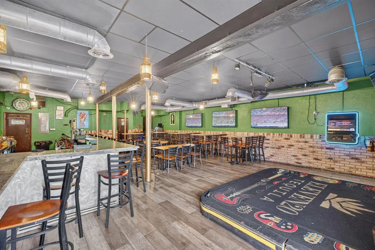3-web-or-mls-699A2230 at 3045 N Federal Highway 32, Fort Lauderdale