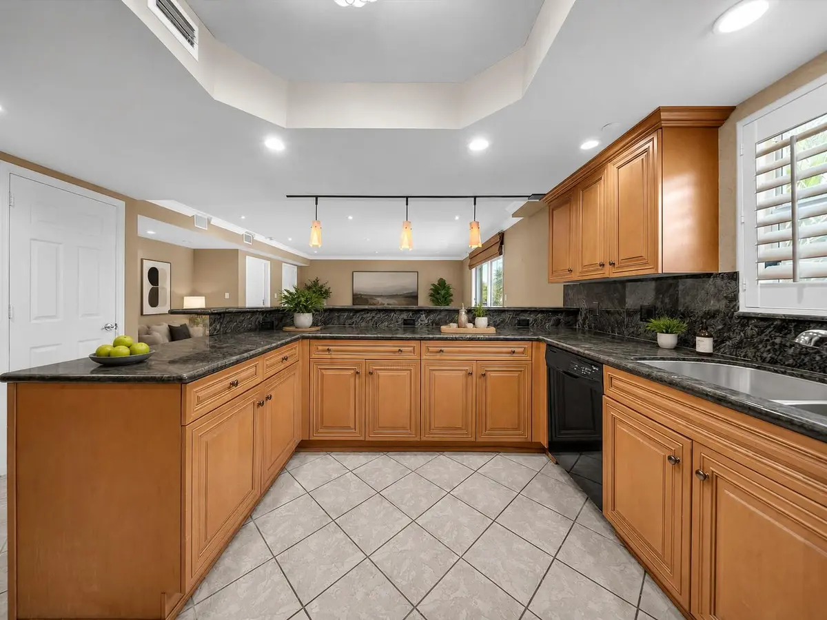 Virtually staged at 1111 E Las Olas Boulevard 308, Fort Lauderdale