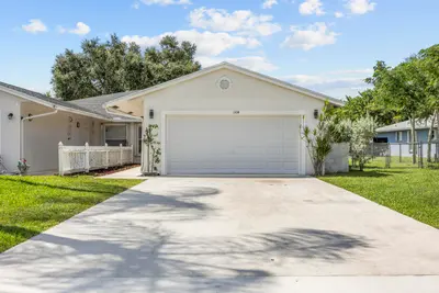 136 Sparrow Drive B, Royal Palm Beach – sold