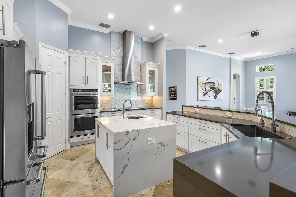 Kitchen at 4675 Manderly Drive, Wellington