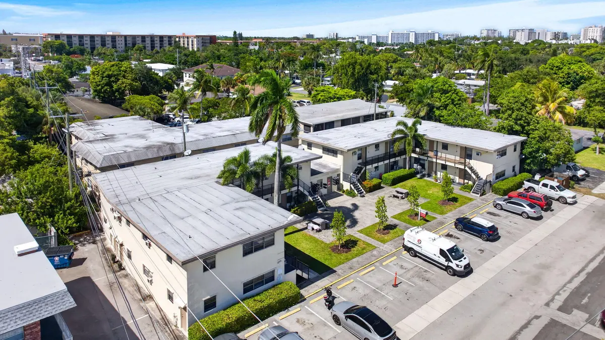 6-web-or-mls-2275--8 at 2275 NE 12TH Street, Pompano Beach
