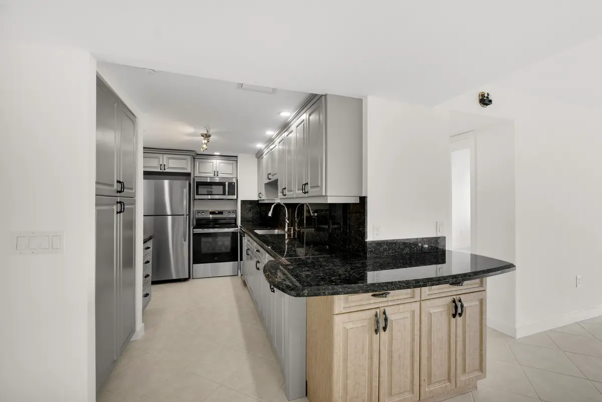 5600 N Flagler Dr u2504-5 at 5600 N Flagler Drive 2504, West Palm Beach