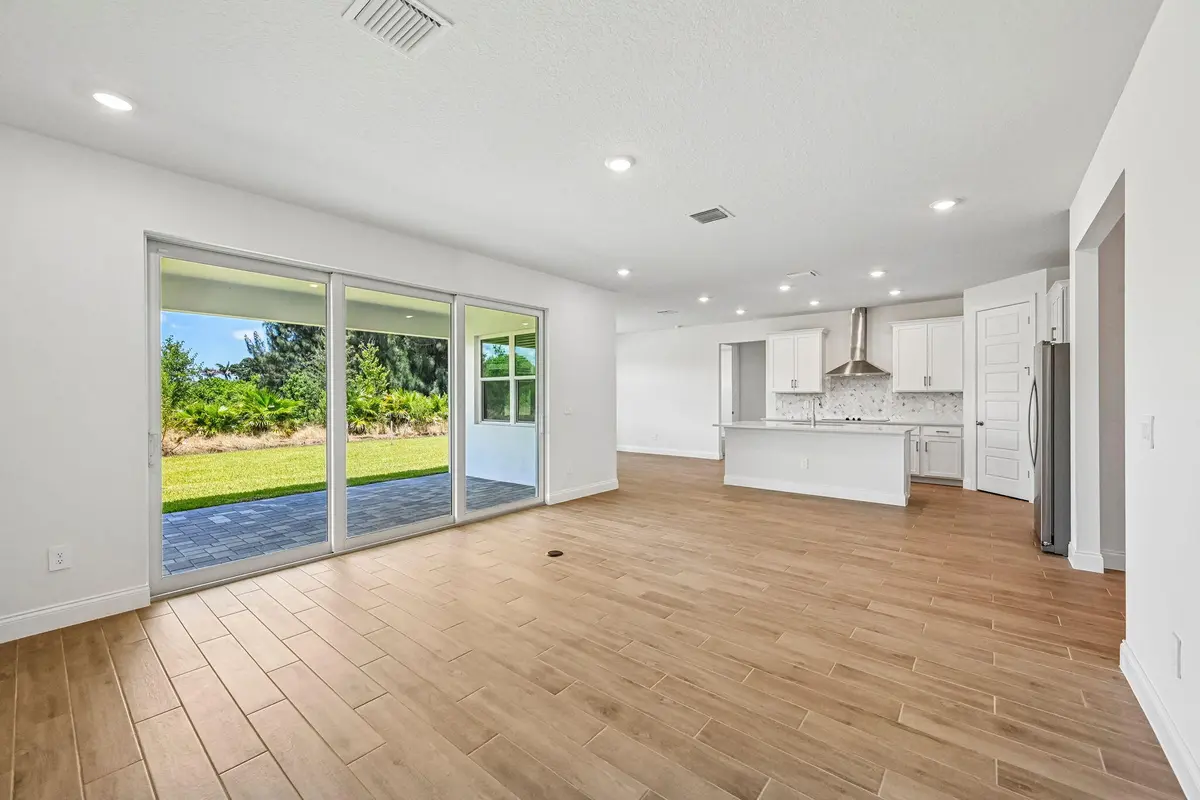 5613 Hampton Park Cir Vero Beach FL (8) at 5613 Hampton Park Circle, Vero Beach