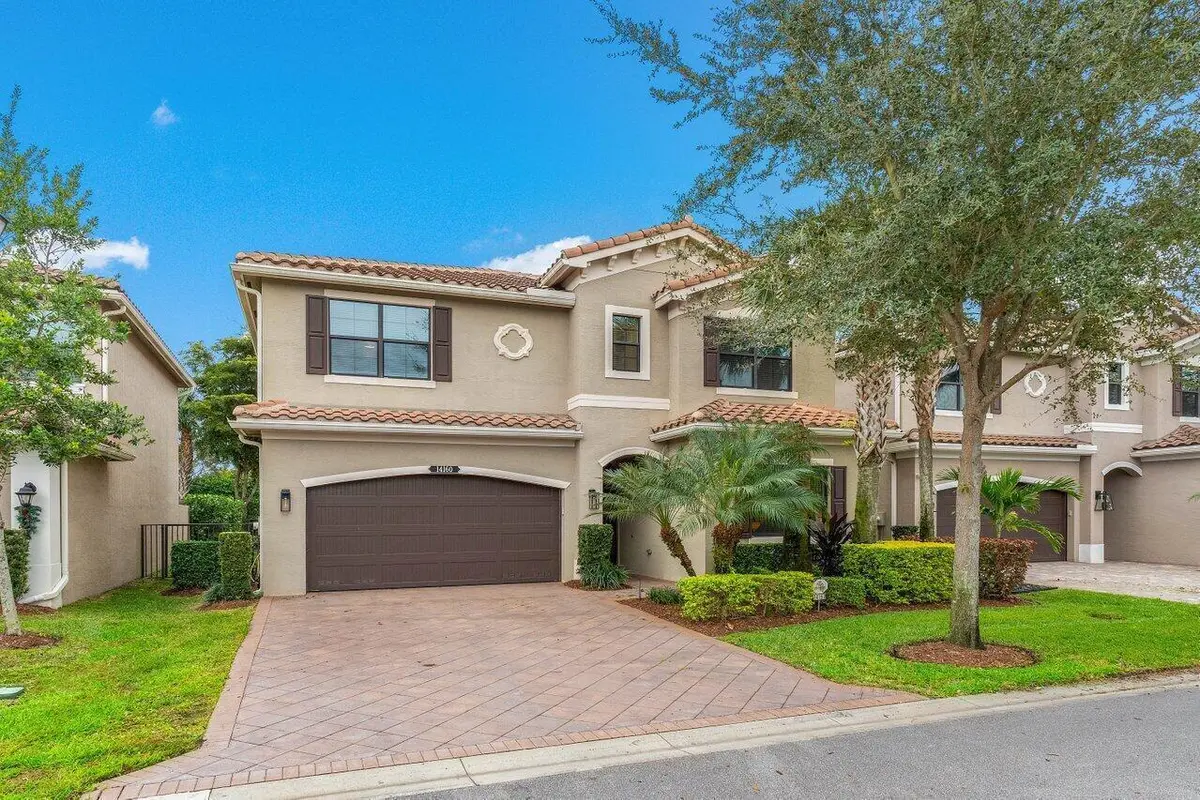 Front yard at 14160 Rock Salt Road, Delray Beach