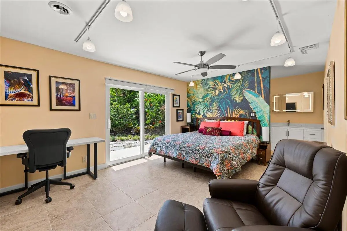 Huger Primatry Suite at 4410 NE 17TH Avenue, Oakland Park