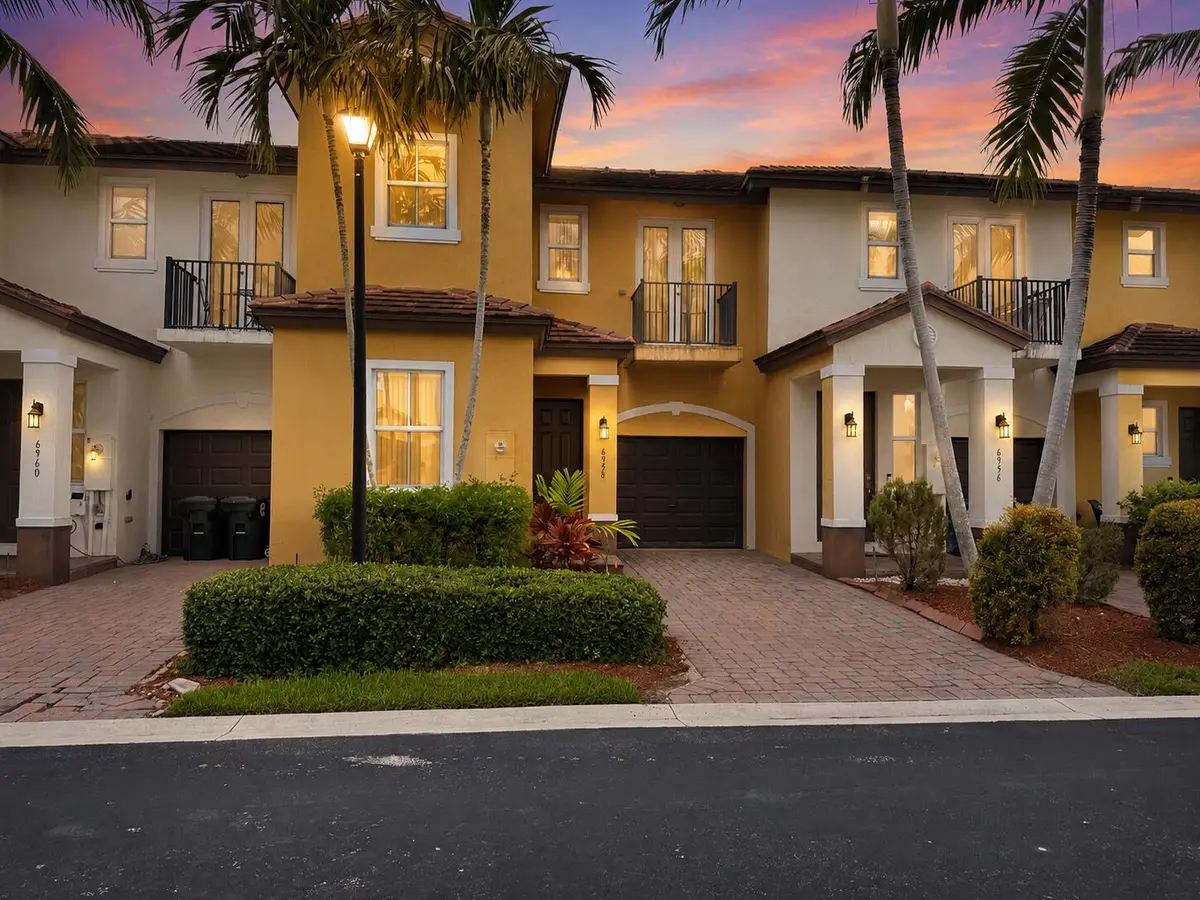 0947C710-AAE9-4FF2-8B59-C43DE675E12F at 6958 Long Pine Circle, Coconut Creek