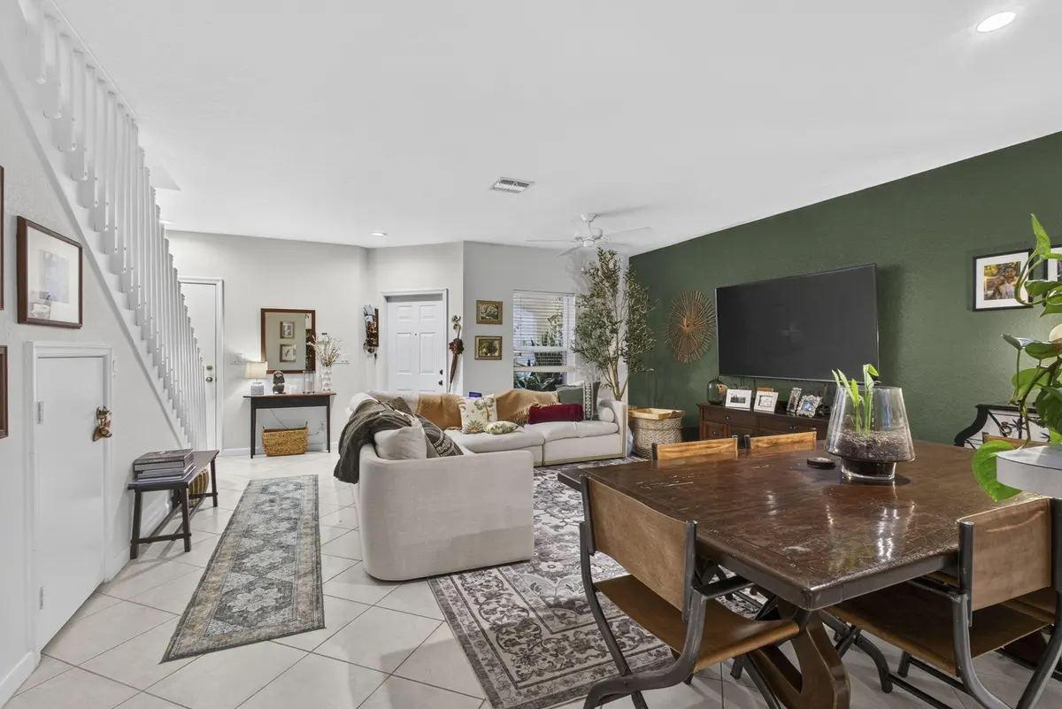 14-web-or-mls-BS1A6568 (1) at 13433 Georgian Court, Wellington