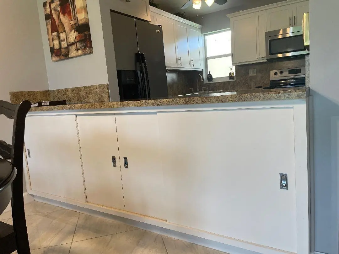 EVEN A BUILT-IN BUFFET at 8900 Washington Boulevard 105a, Hollywood