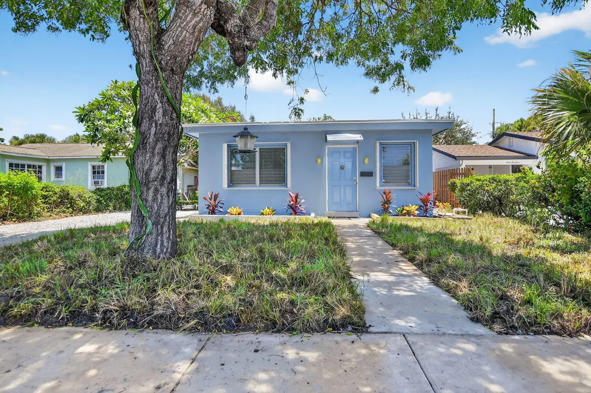 1-web-or-mls-DSC_0637 at 910 SE 3RD Street, Boynton Beach