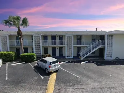 809 HUMMINGBIRD Way 7C, North Palm Beach – Condominium for rent
