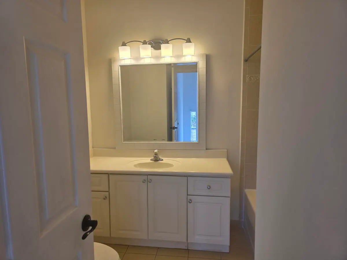 0b07bccb-5832-4afd-86f5-ca92945d2849 at 2319 MARINER Court 2706, Dania Beach