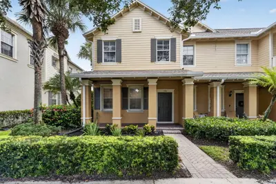 158 W Thatch Palm Circle, Jupiter – Townhouse for rent