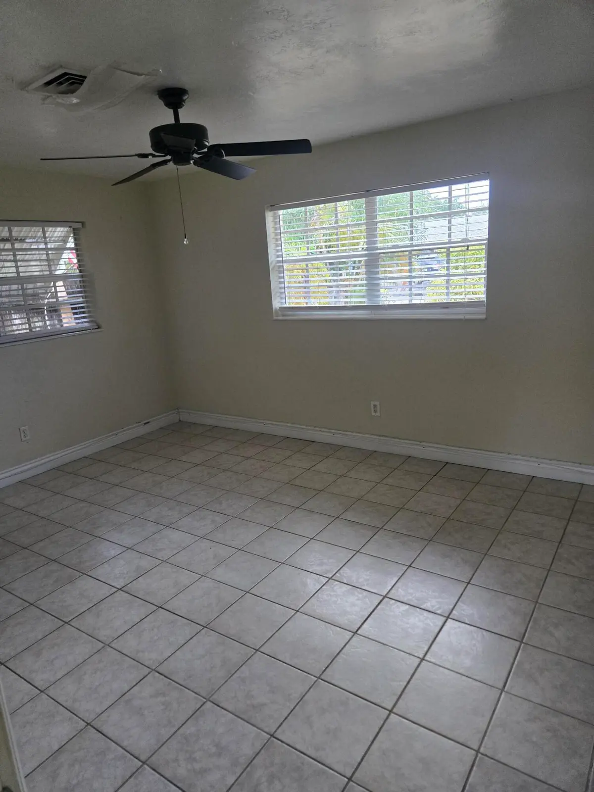 20260727_175019 at 311 NE 42nd Street, Oakland Park